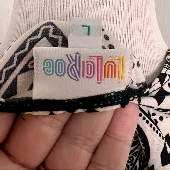 LulaRoe Joy Duster Hamsa E1 - Picture 5 of 5